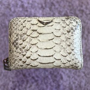 Leather wallet in snake skin design